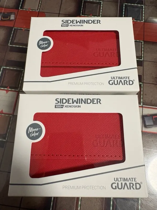 Sidewinder 100+ Xenoskin, red, donated by Ultimate Guard